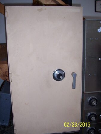 Utility safe, 1/4 " plate steal body, 1/2" plate steal door,