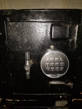 corporate safe, utility safe, electronic lock